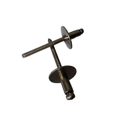 Spoorweg standaard open type ijzeren breuk stam grote rand ronde kop klinkers professionele