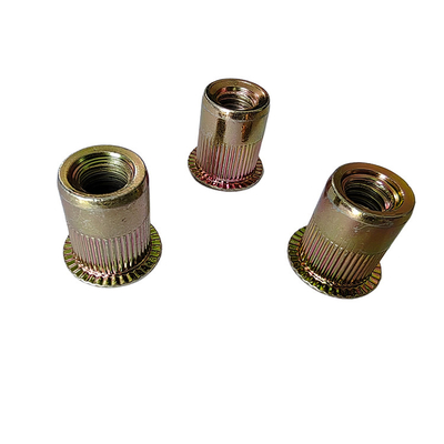 Automobiele industrie Gemakkelijk te installeren Geel Zinkgeplatte Carbon Steel Flat Head Rivet Nut