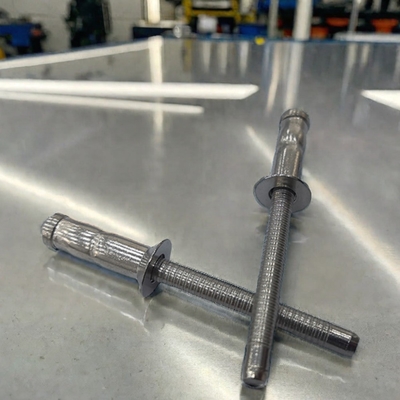 Roestvrij staal Multi Grip Blind Rivet voor Automotive Voordeel van op maat gemaakte service